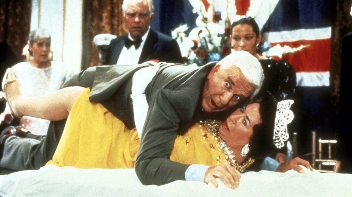 Il Ya T Il Un Flic Pour Sauver La Reine Y a-t-il un flic pour sauver la reine ? - Film (1988) - SensCritique