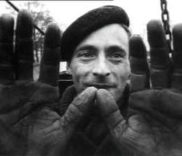 image-https://media.senscritique.com/media/000003918443/0/handen.jpg