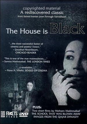 La maison est noire