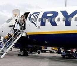 image-https://media.senscritique.com/media/000004743606/0/la_face_cachee_du_lowcost_enquete_sur_le_systeme_ryanair.jpg