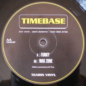 Funky / War Zone (Single)