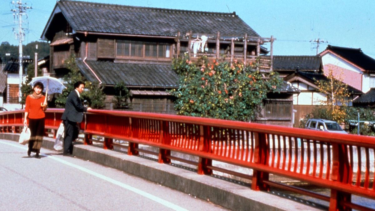 De L Eau Tiède Sous Un Pont Rouge De l'eau tiède sous un pont rouge - Film (2001) - SensCritique