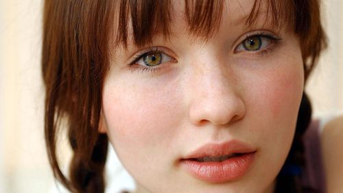 Cover Emily Browning