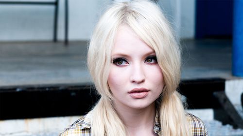 Cover Emily Browning