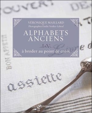 Alphabets anciens à broder au piont de croix