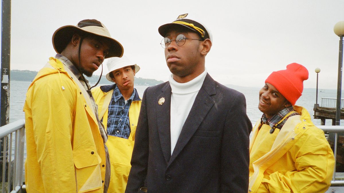 Loiter Squad Série (2012) SensCritique