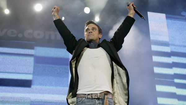 What We Did Last Summer - Robbie Williams: Live at Knebworth