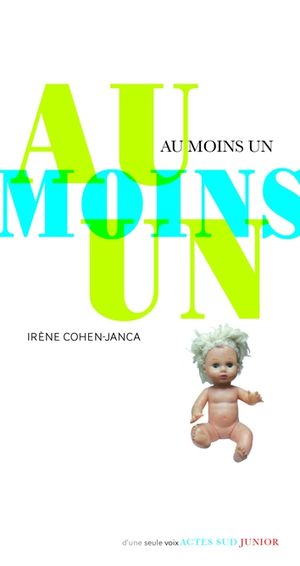 Au moins un