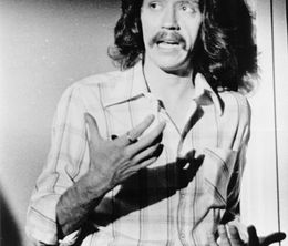 image-https://media.senscritique.com/media/000010172747/0/cineastes_des_annees_80_john_carpenter.jpg