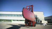 La fabrication des panneaux de signalisation, des filtres à café et des engins d'extraction minière expliquée aux néophytes curi