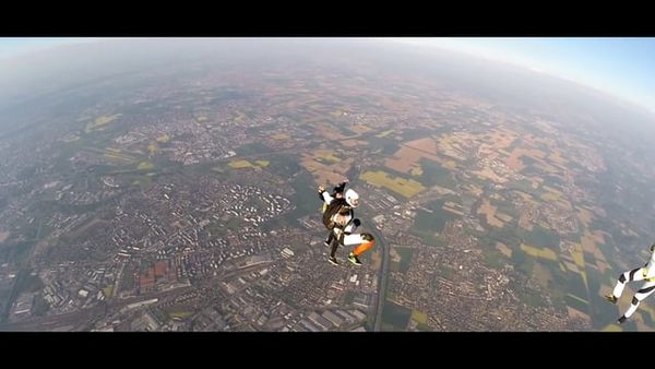 4000 : A Skydive Story