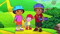 Dora fait du roller skate