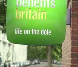 image-https://media.senscritique.com/media/000011163714/0/benefits_britain_life_on_the_dole.jpg