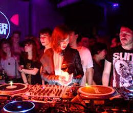 image-https://media.senscritique.com/media/000011245175/0/nina_kraviz_boiler_room_berlin_dj_set.jpg