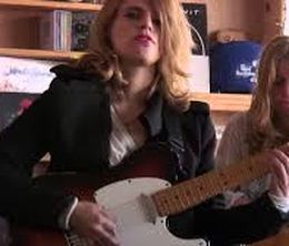 image-https://media.senscritique.com/media/000011252037/0/anna_calvi_npr_music_tiny_desk_concert.jpg