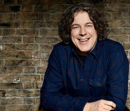 image-https://media.senscritique.com/media/000011982005/0/alan_davies_as_yet_untitled.jpg