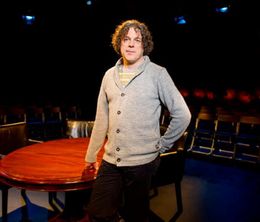 image-https://media.senscritique.com/media/000011982006/0/alan_davies_as_yet_untitled.jpg