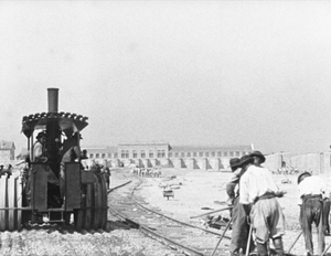 Lyon, travaux au canal de Jonage: locomobile