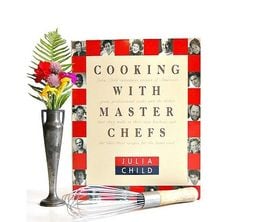 image-https://media.senscritique.com/media/000014543397/0/julia_child_cooking_with_master_chefs.jpg