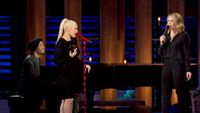 Christina Aguilera & Chelsea on Ice