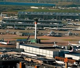 image-https://media.senscritique.com/media/000016065102/0/britain_s_busiest_airport_heathrow.jpg