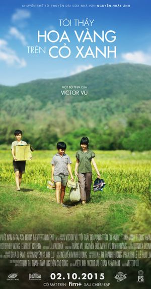 Je vois des fleurs jaunes sur l'herbe verte