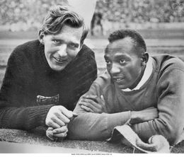 image-https://media.senscritique.com/media/000017114536/0/jesse_owens_et_luz_long_le_temps_d_une_etreinte.jpg