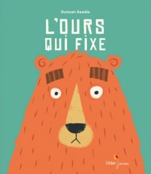 L'ours qui fixe