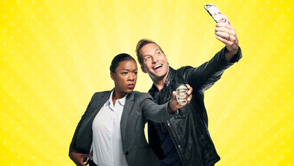 Ryan Hansen Solves Crimes On Television