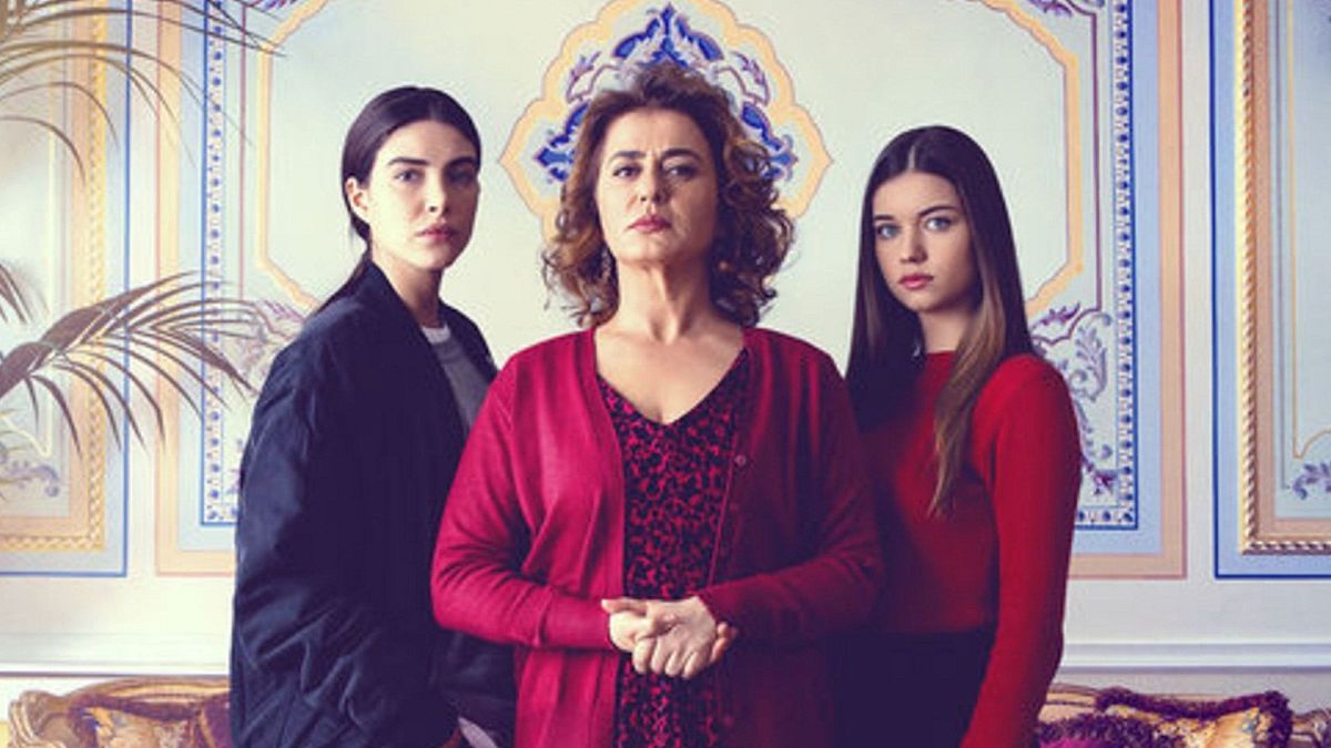 Mrs. Fazilet And Daughters - Série (2017) - SensCritique