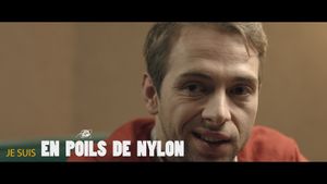 Je suis en poils de nylon