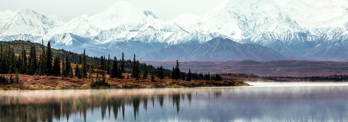 Cover Alaska: Earth's Frozen Kingdom