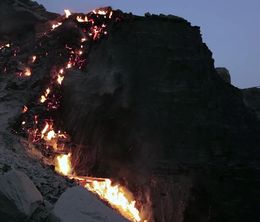 image-https://media.senscritique.com/media/000017592443/0/jharia_une_vie_en_enfer.jpg