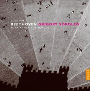 Sonatas no. 4 & 28 / Rondos