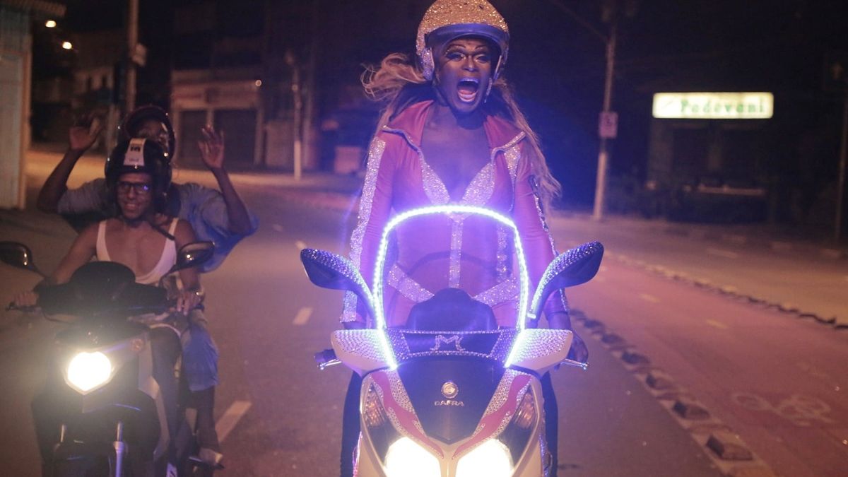 Corpo Elétrico - Film (2017) - SensCritique