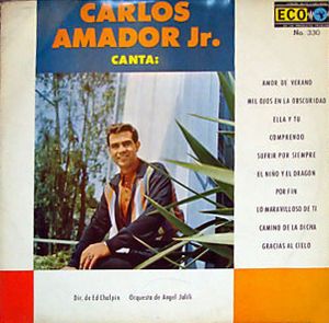 Carlos Amador Jr. canta