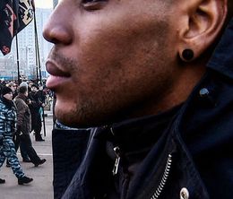 image-https://media.senscritique.com/media/000017990648/0/reggie_yates_outside_man.jpg