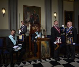 image-https://media.senscritique.com/media/000018062727/0/inside_the_freemasons.jpg