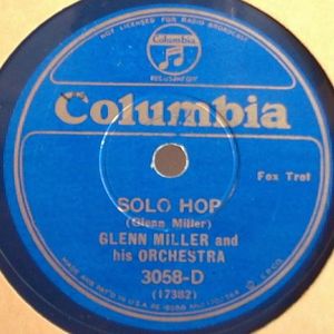 Solo Hop / In a Little Spanish Town (Single)