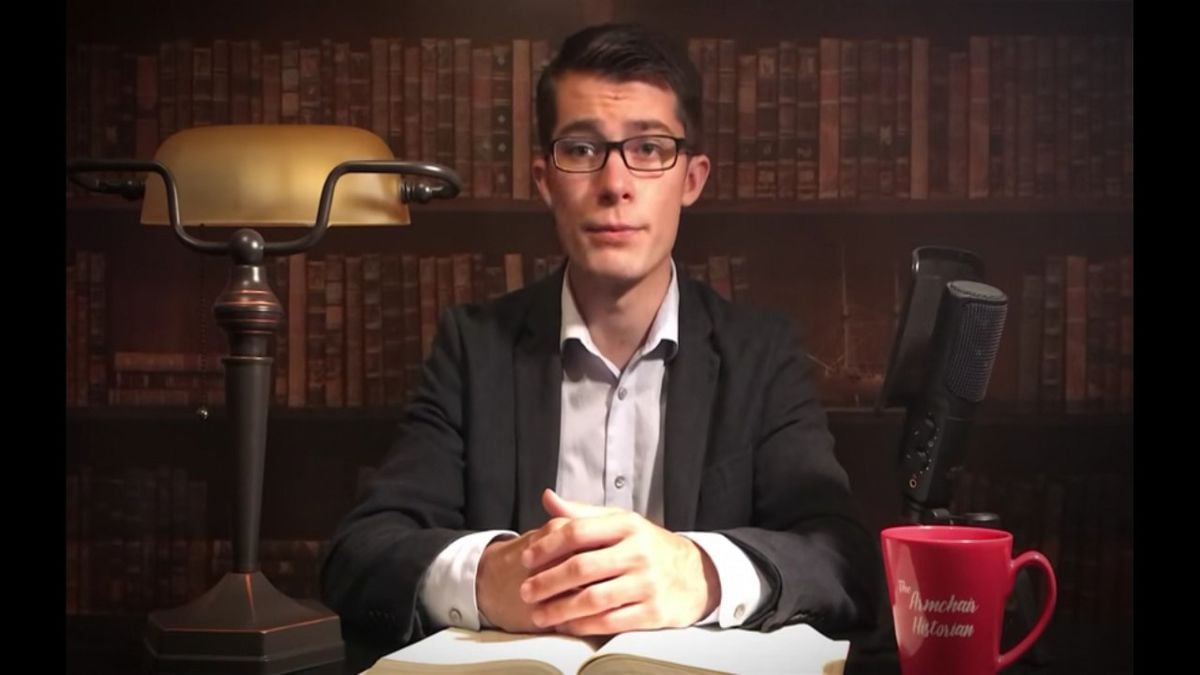 the armchair historian Série (2017) SensCritique