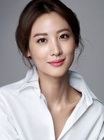 Soo-Hyun (Claudia Kim)