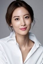Soo-Hyun (Claudia Kim)