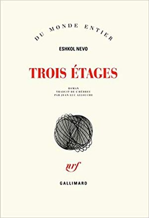 Trois étages