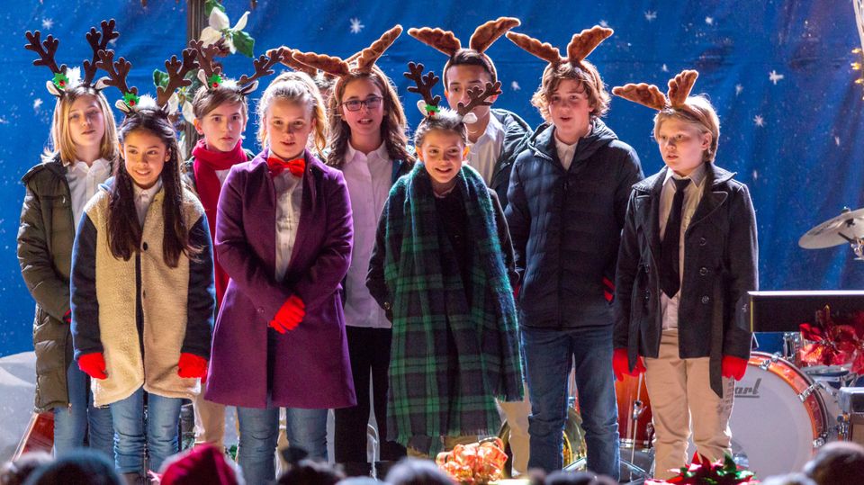 Coup De Foudre Sur Un Air De Noel Streaming Vf Affiches, posters et images de Coup de foudre sur une... (2018)