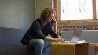 SOS endettement! Des entreprises veulent vous aider / Compte conjoint : est-ce vraiment avantageux?