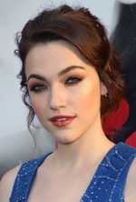 Violett Beane