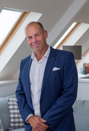 Phil Spencer's History of Britain in 100 Homes