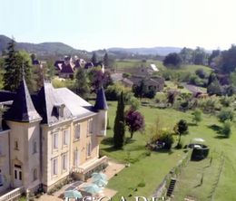 image-https://media.senscritique.com/media/000018457038/0/chateaux_xxl_le_defi_d_une_vie.jpg