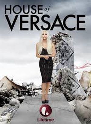Versace: La femme aux milles visages