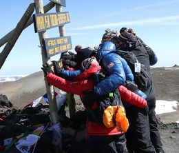 image-https://media.senscritique.com/media/000018492395/0/Comic_Relief_Kilimanjaro_The_Return.jpg